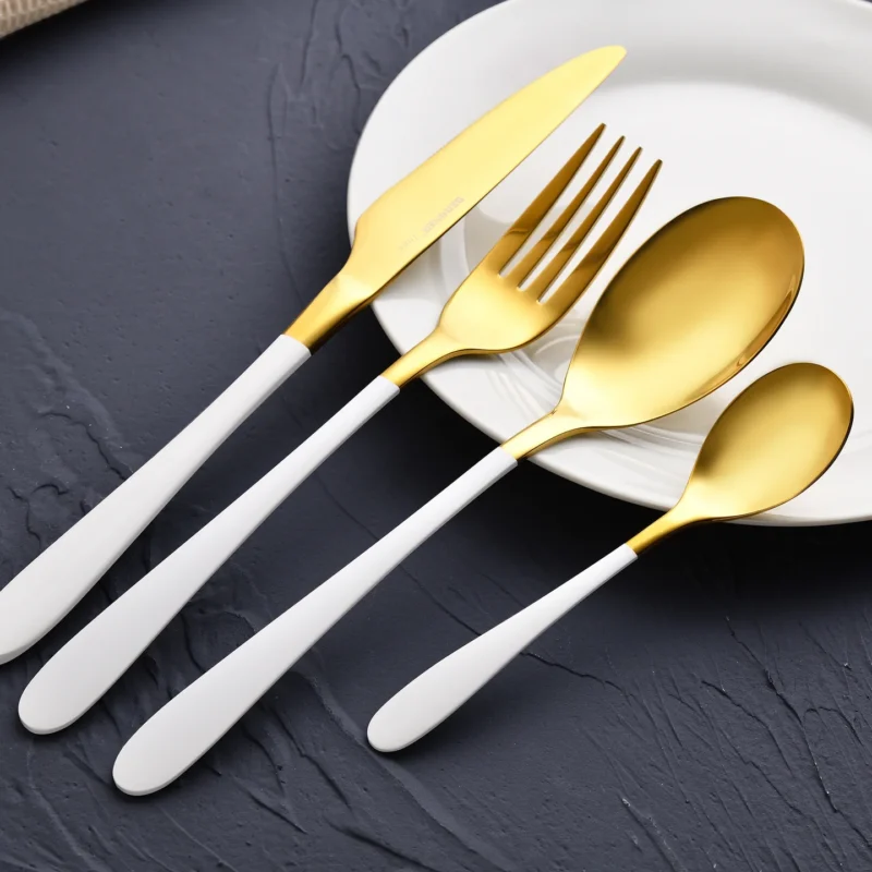 PR4697BI45604_100117_16_PCS_SET_COMPLETE_CUTLERY_LISBOA_RED_BERGNER_SZ4_1440x